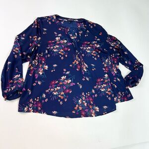 Torrid Blouse Women's 3X Blue Floral Split V-Neck Georgette Pintuck Button Front